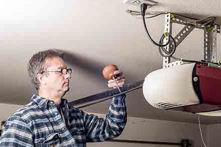 Federal Way Garage Door Opener Installation